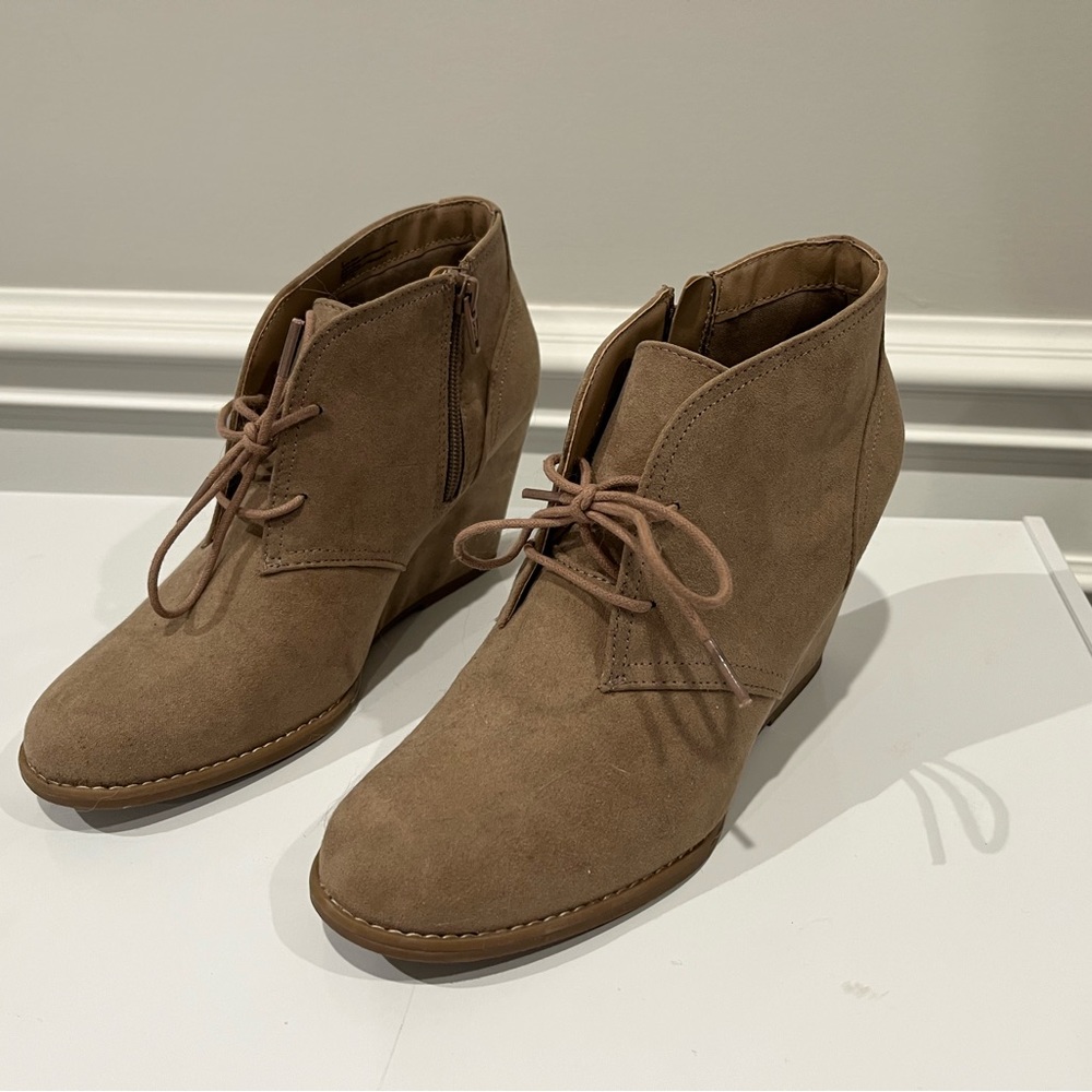 Heeled booties